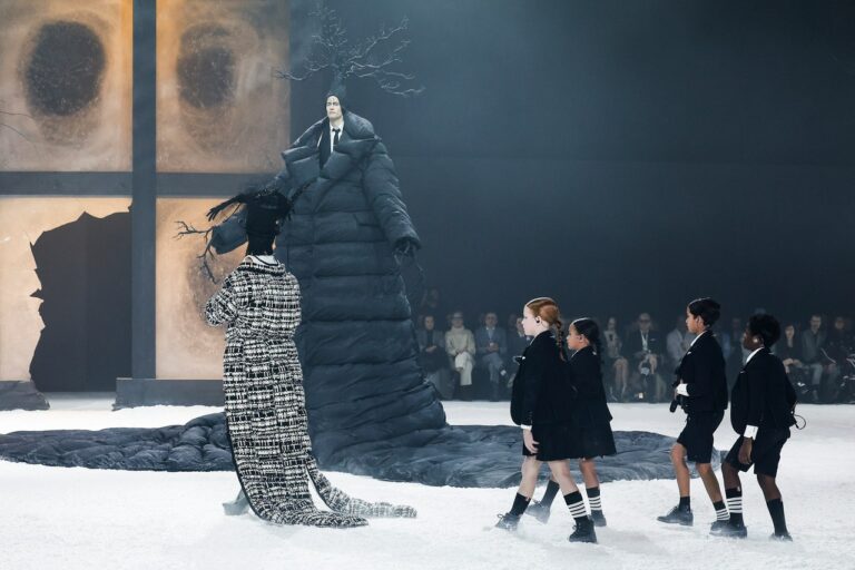 Thom Brown performance fw24
