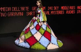La prima “Vertigineux” di Alessandro Michele per Valentino